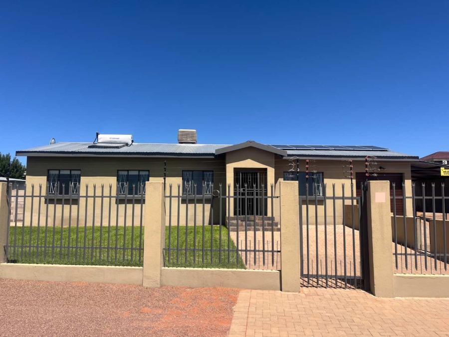 4 Bedroom Property for Sale in Keidebees Northern Cape